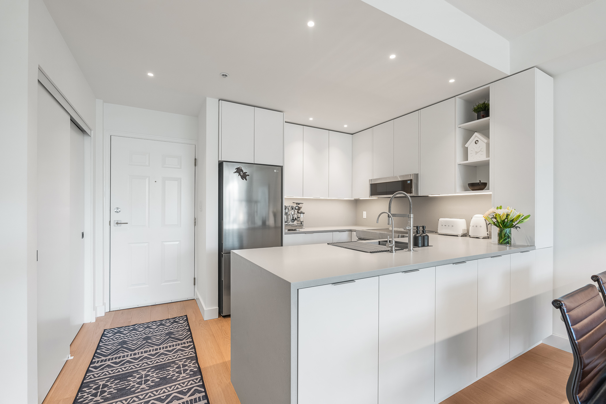 #407 – 3600 Windcrest Drive